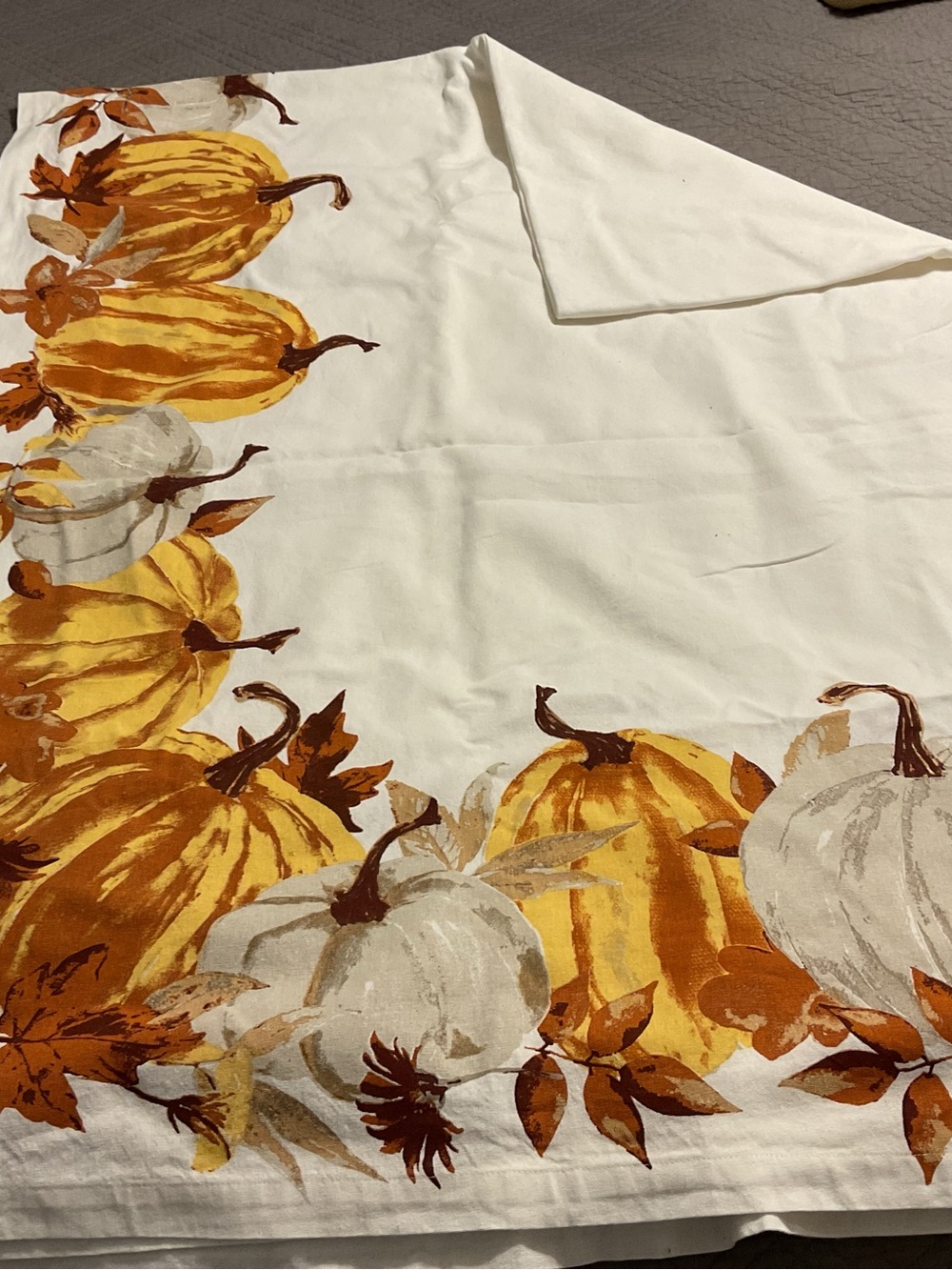 Autumn Pumpkin Border Tablecloth - White and Yellow